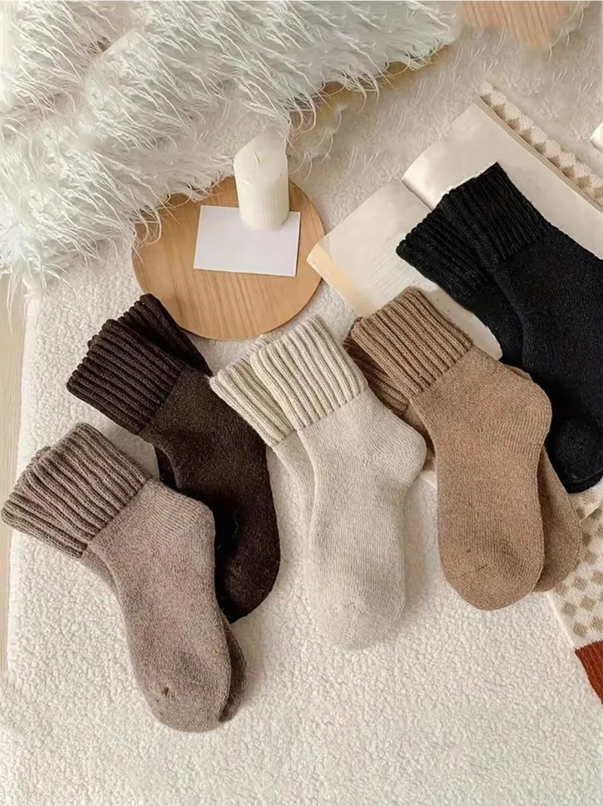 1 Pairs of Women'S Winter Socks, Warm and Thick Knitted Soft Mid-Calf Socks, Plush Socks, Women'S Knitted Socks, Thick and Cozy