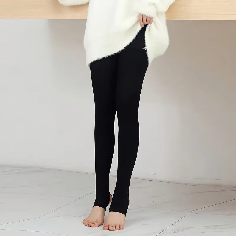 Winter Pearl Velvet Fleece Tights for Women Thickened Fleece Lined Leggings for Warmth and Cold Weather Comfort