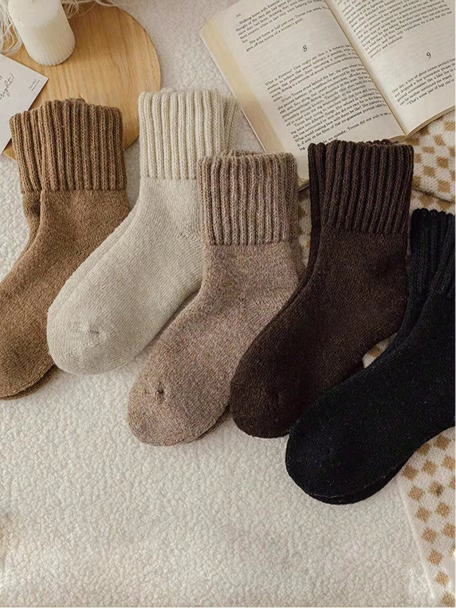 1 Pairs of Women'S Winter Socks, Warm and Thick Knitted Soft Mid-Calf Socks, Plush Socks, Women'S Knitted Socks, Thick and Cozy